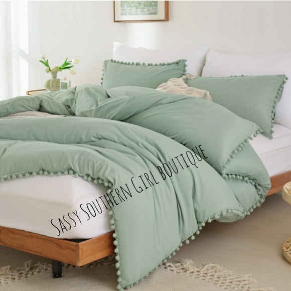🆕⭐ Boho sage green pom pom comforter set - Picture 3 of 8